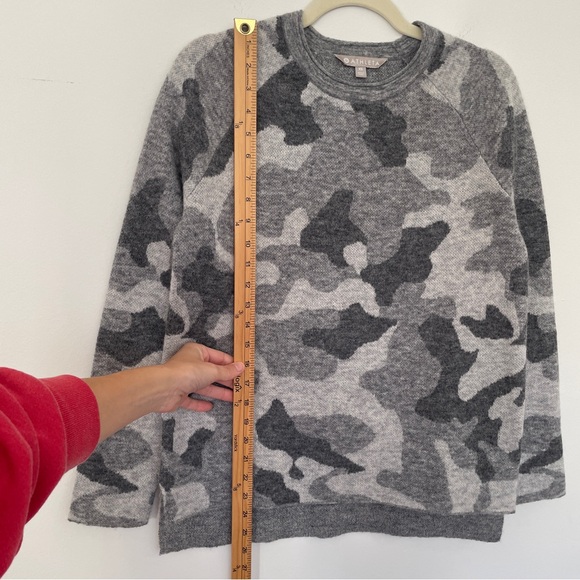 Athleta Undercover Camo Sweater Alpaca Merino Wool Crew Neck Tunic Knit Sz XS - Picture 7 of 11